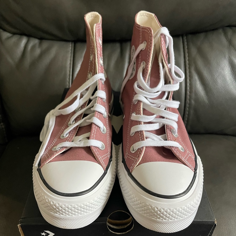 Converse Platfrom Lift